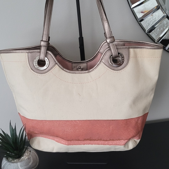 Coach Cream And Coral Shell Tote - Picture 13 of 16